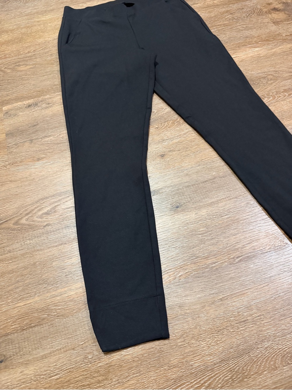 NWT HUE Ponte 7/8 Leggings Black Pull On Stretch Pants Leggings Medium - Picture 3 of 9